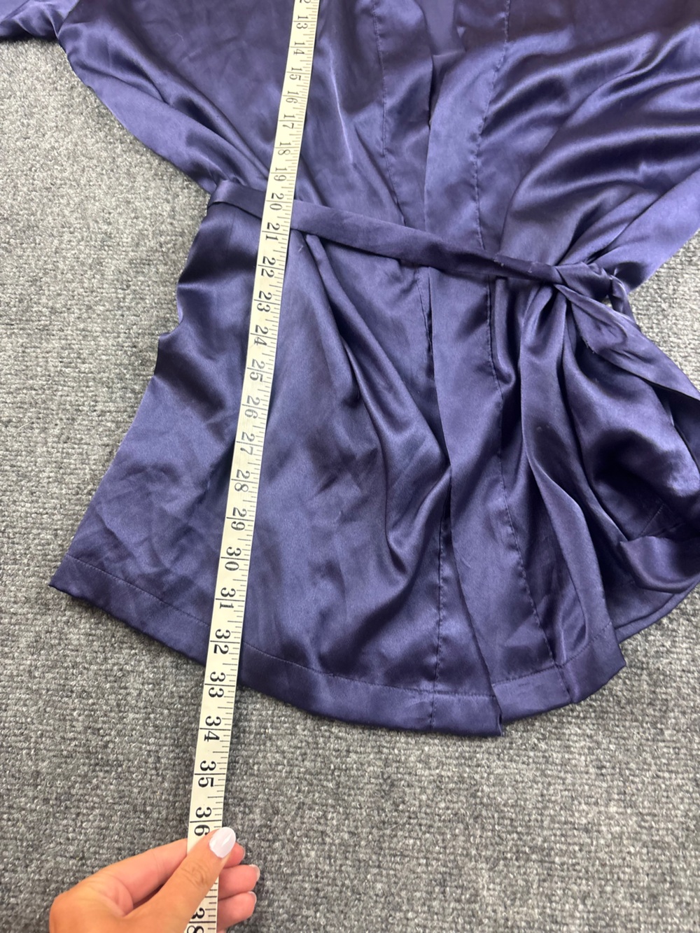 VICTORIA’S SECRET Women’s Purple Satin Like Short Robe Tie Closure size: M/L - Picture 9 of 9
